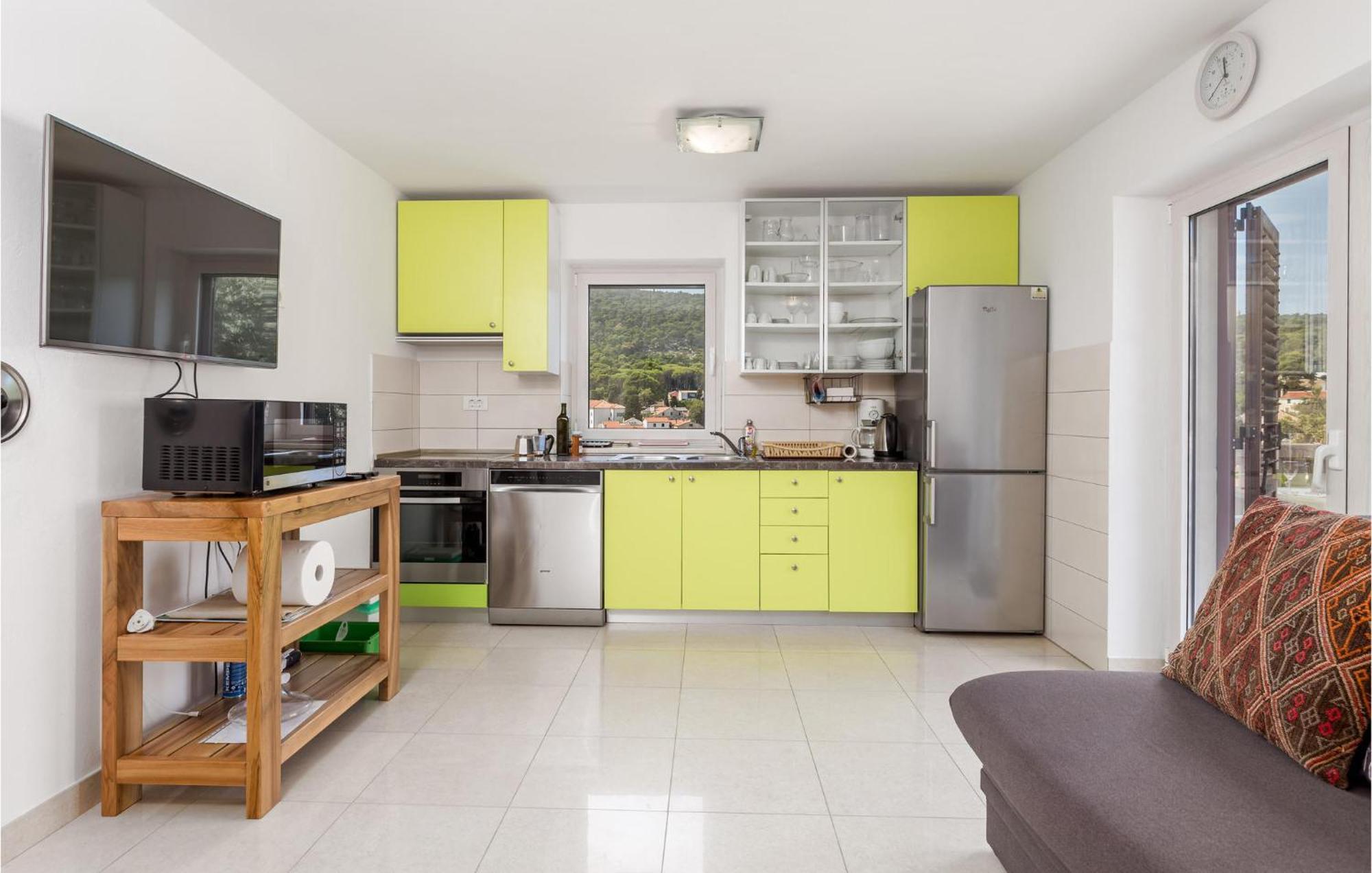 2 Bedroom Awesome Apartment In Veli Lošinj Exterior foto