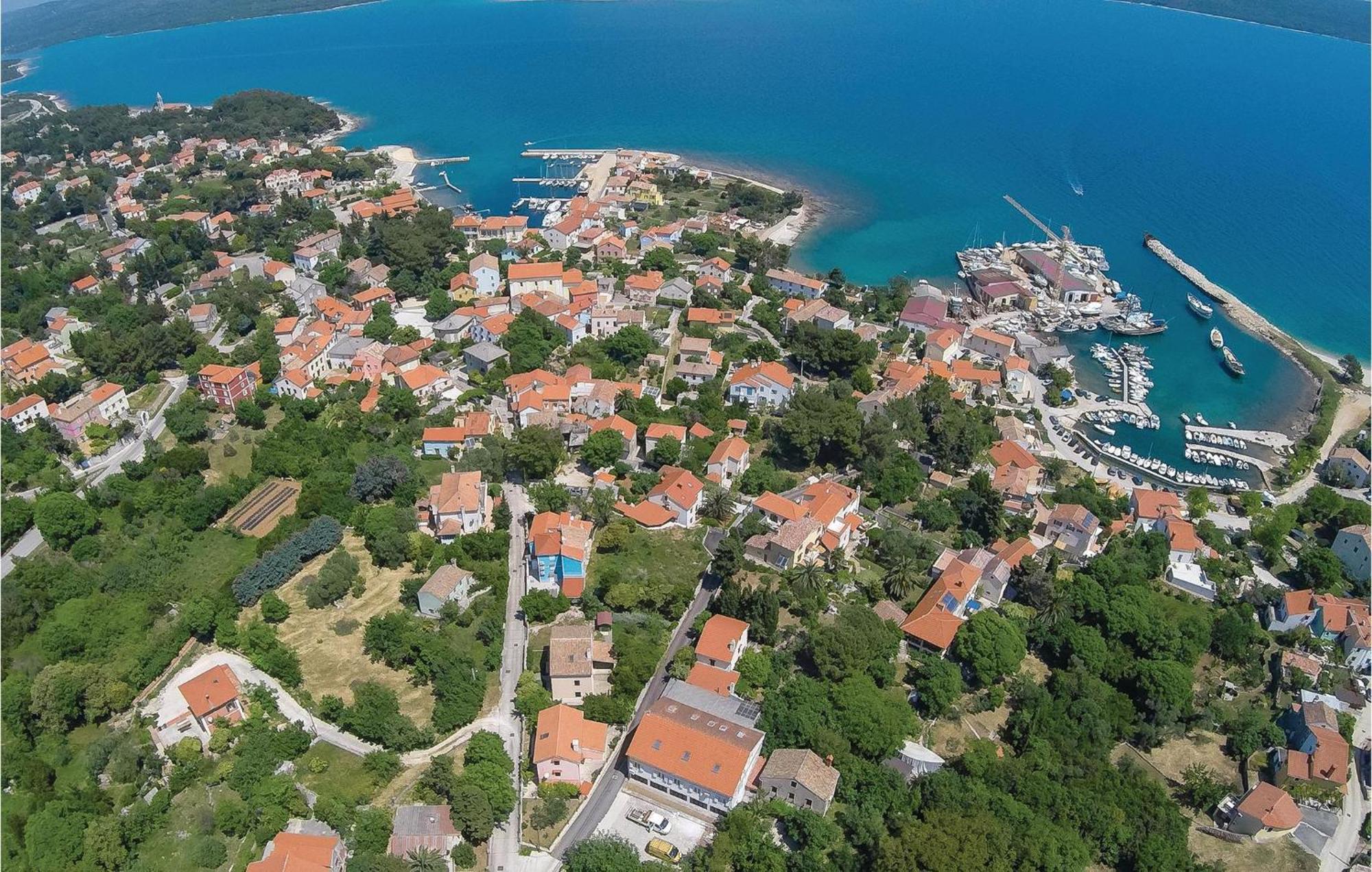 2 Bedroom Awesome Apartment In Veli Lošinj Exterior foto