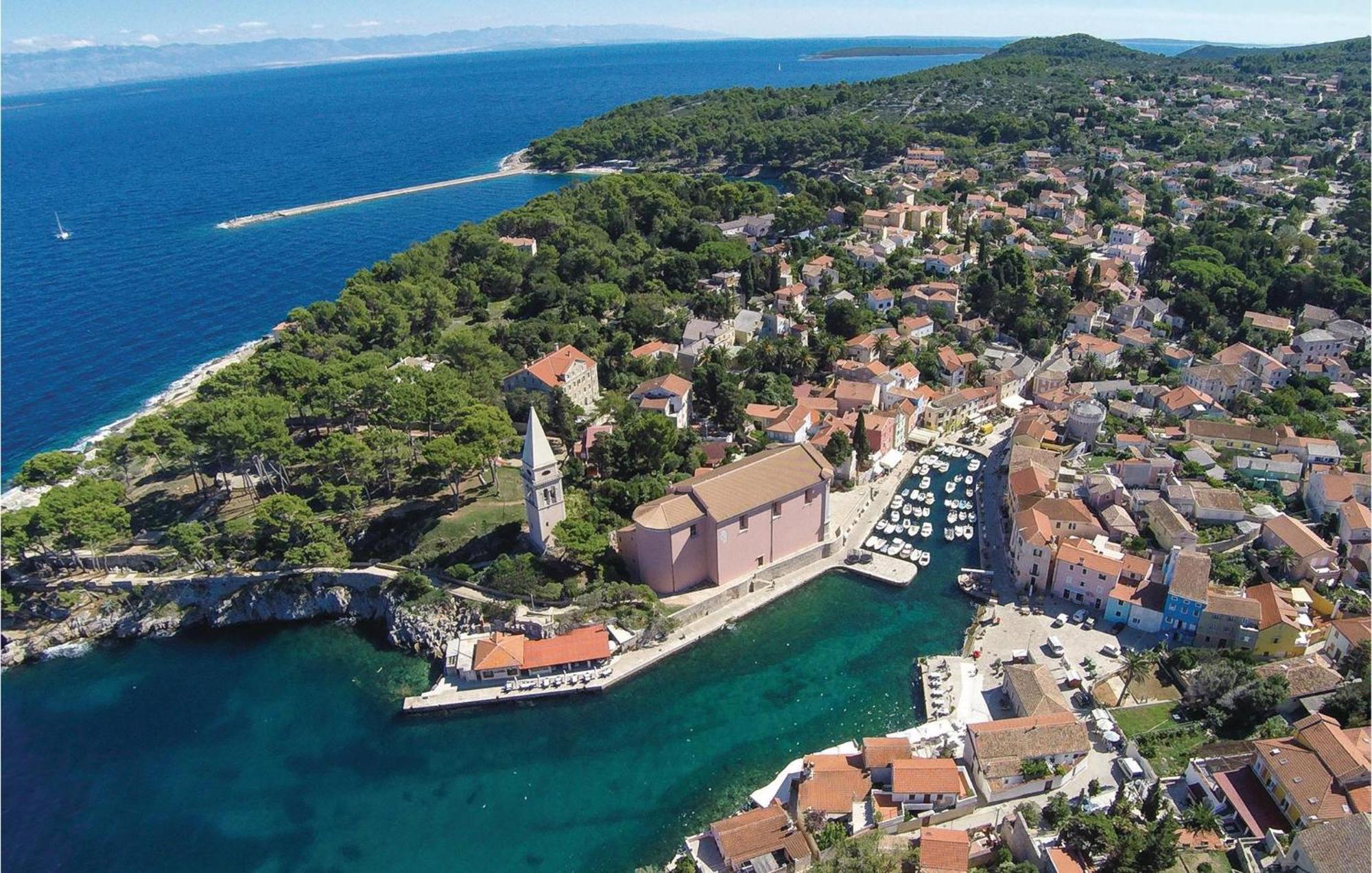 2 Bedroom Awesome Apartment In Veli Lošinj Exterior foto