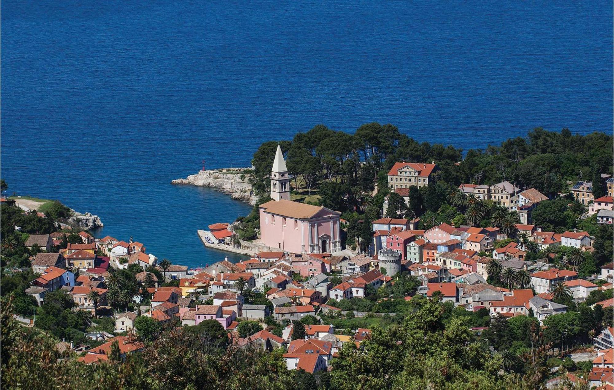 2 Bedroom Awesome Apartment In Veli Lošinj Exterior foto